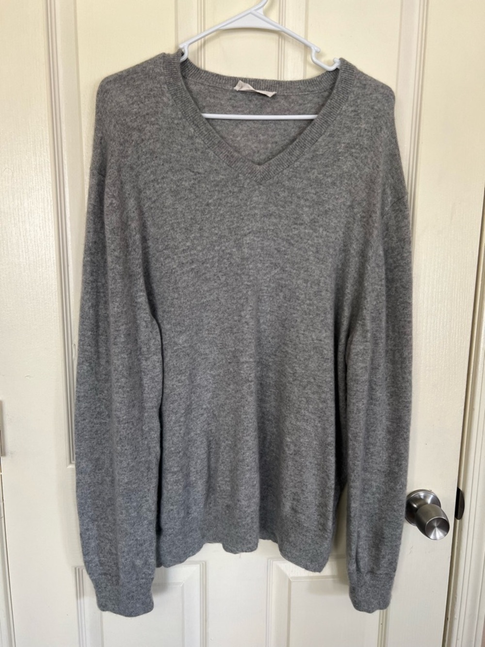 Everlane 100% Cashmere Sweater Gray V-Neck Pullover Soft Minimalist Size XL